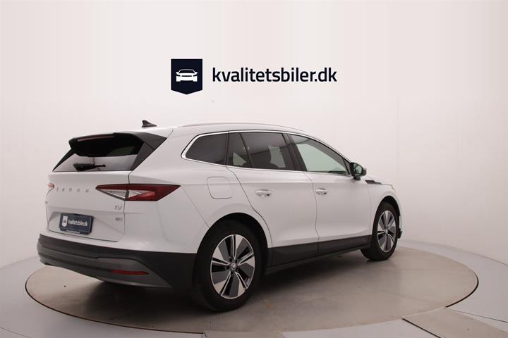 Hvid Skoda Enyaq fra 2021