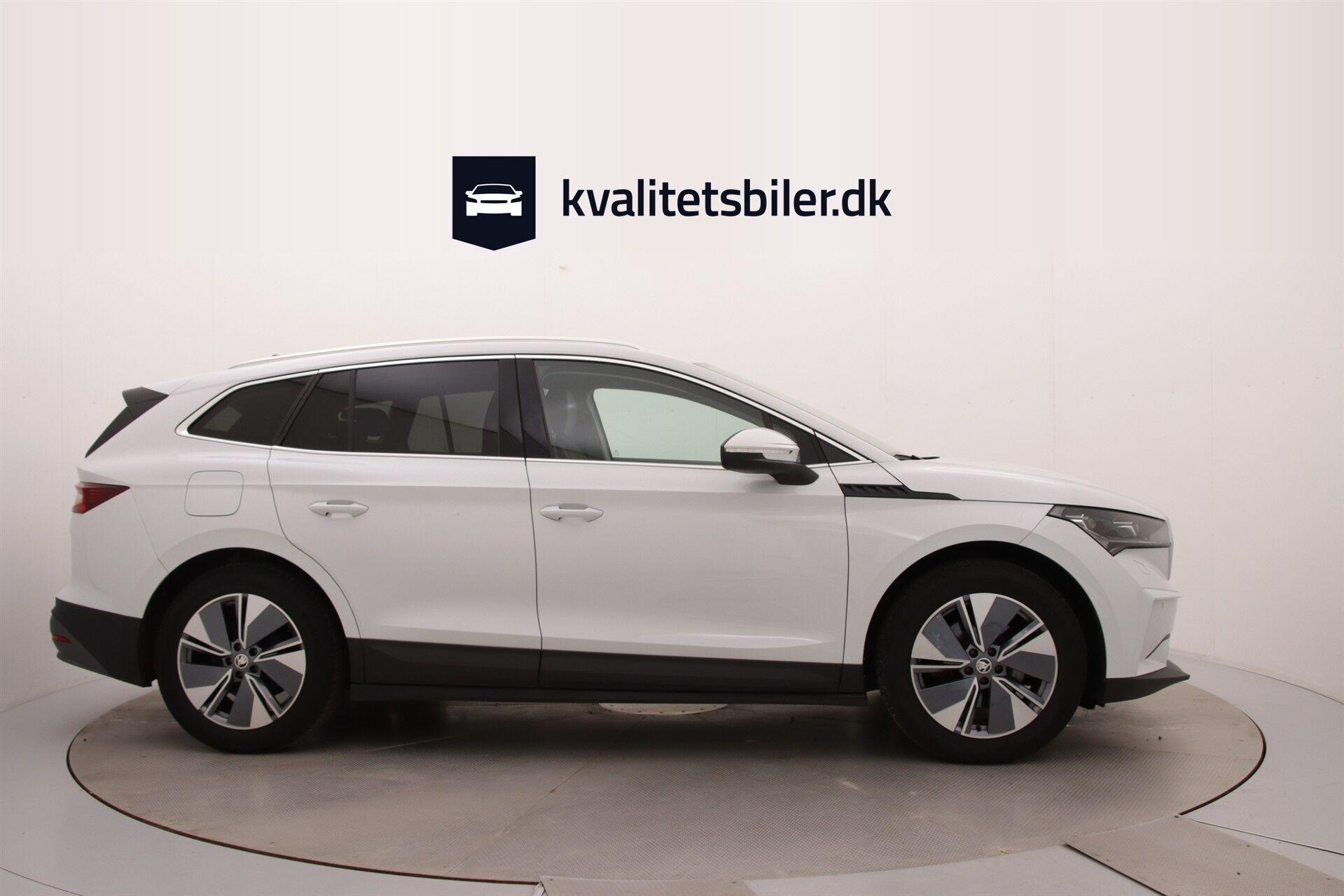 Hvid Skoda Enyaq fra 2021