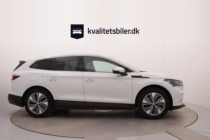Hvid Skoda Enyaq fra 2021