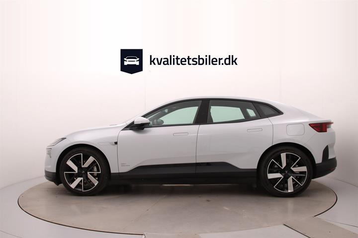 Sølv Polestar 4 fra 2025