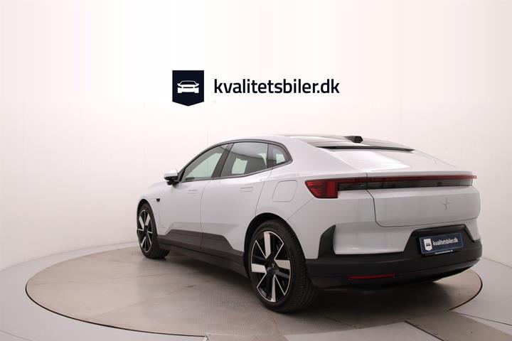 Sølv Polestar 4 fra 2025