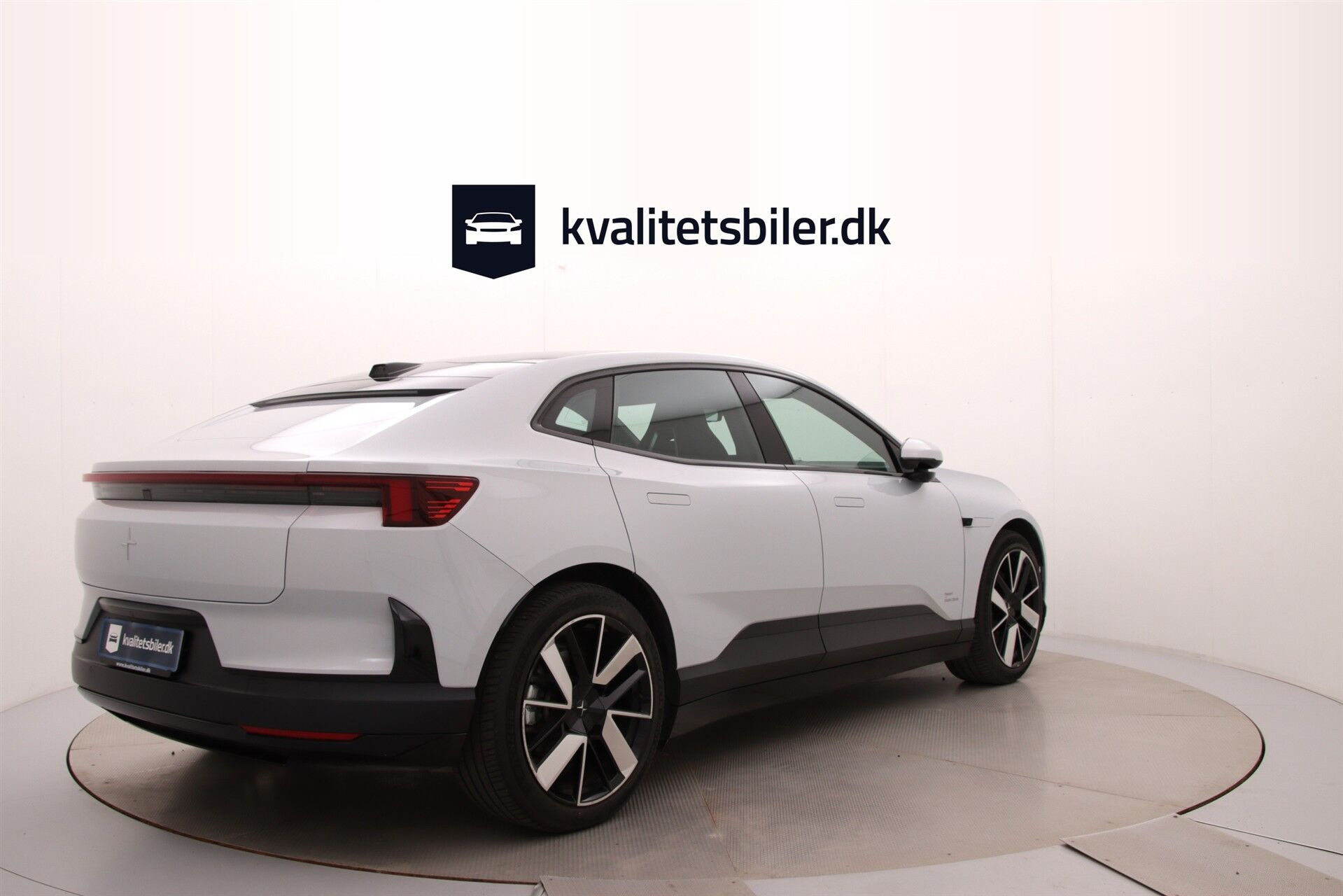 Sølv Polestar 4 fra 2025