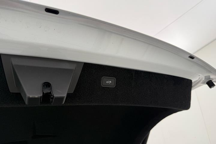 Sølv Polestar 4 fra 2025