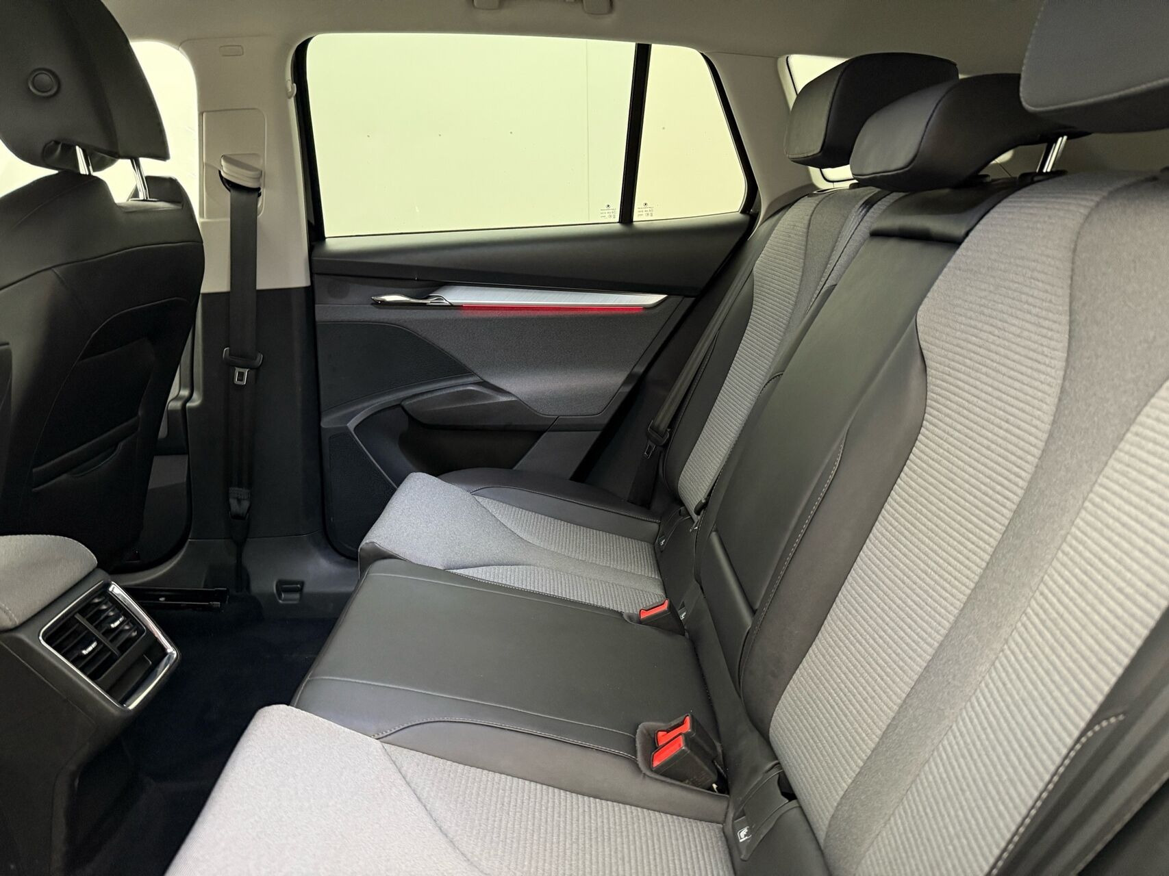 Sort Skoda Enyaq fra 2021