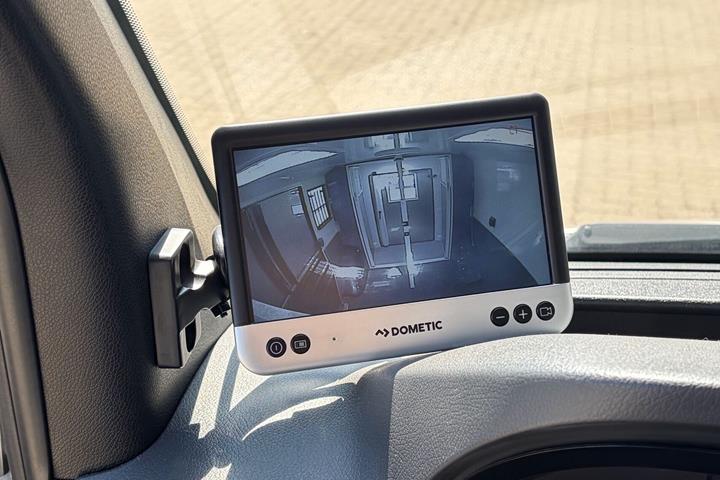 Grå Mercedes Sprinter fra 2023