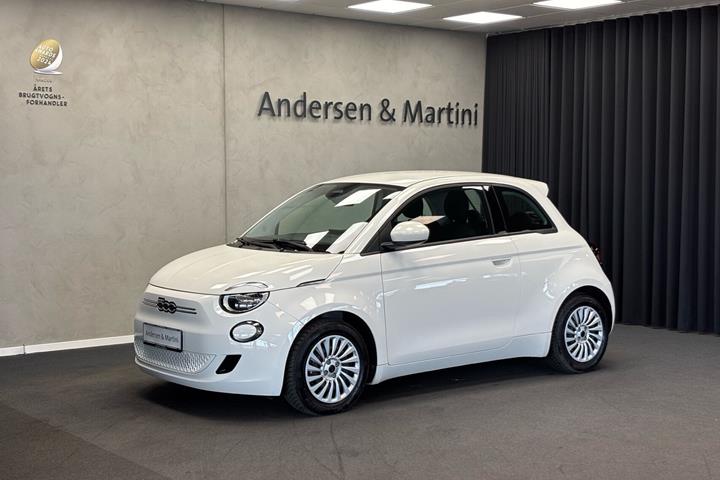 Hvid Fiat 500e fra 2023