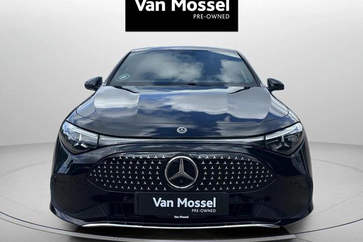 Sort Mercedes CLA250+ fra 2025