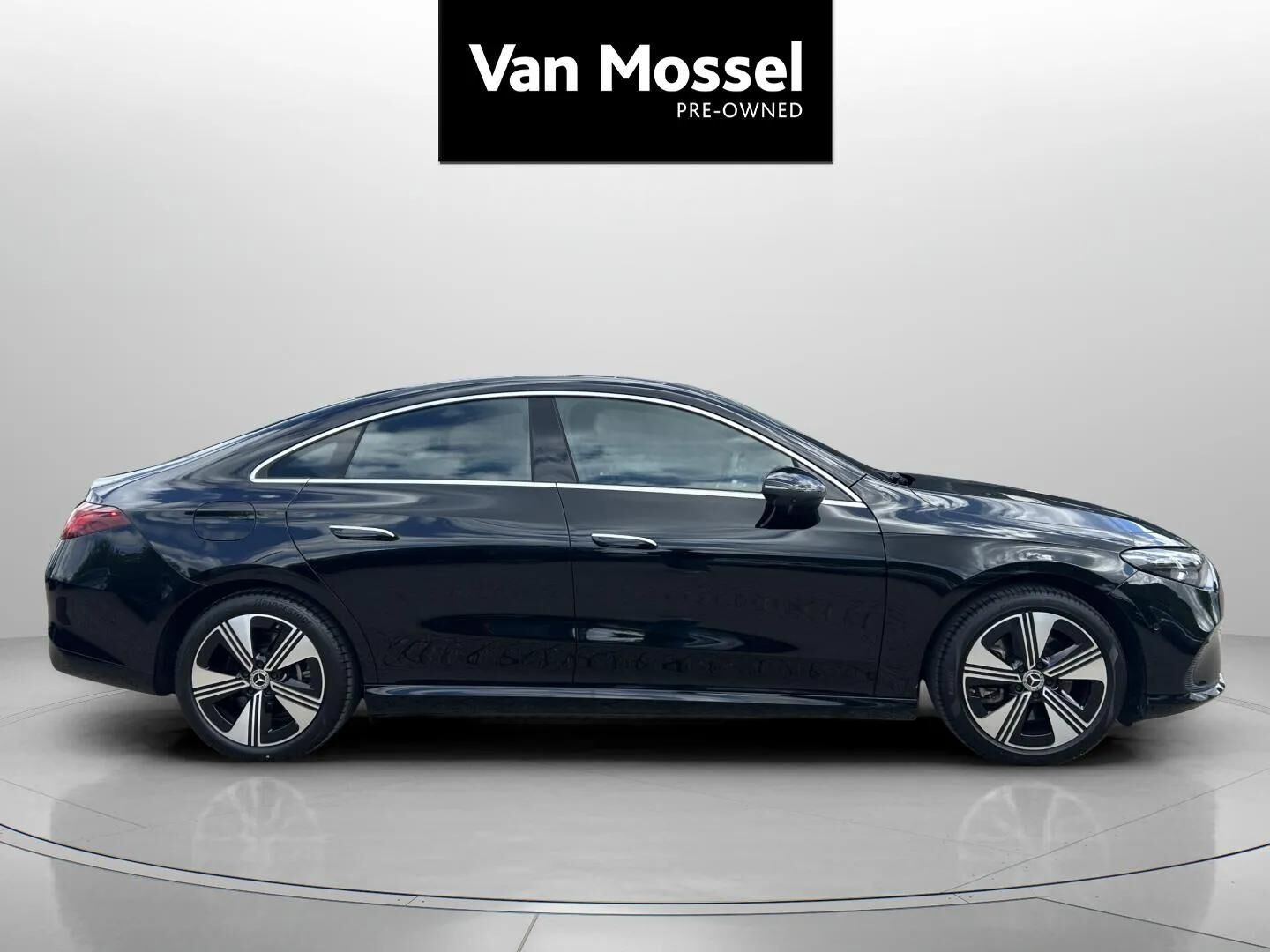 Sort Mercedes CLA250+ fra 2025