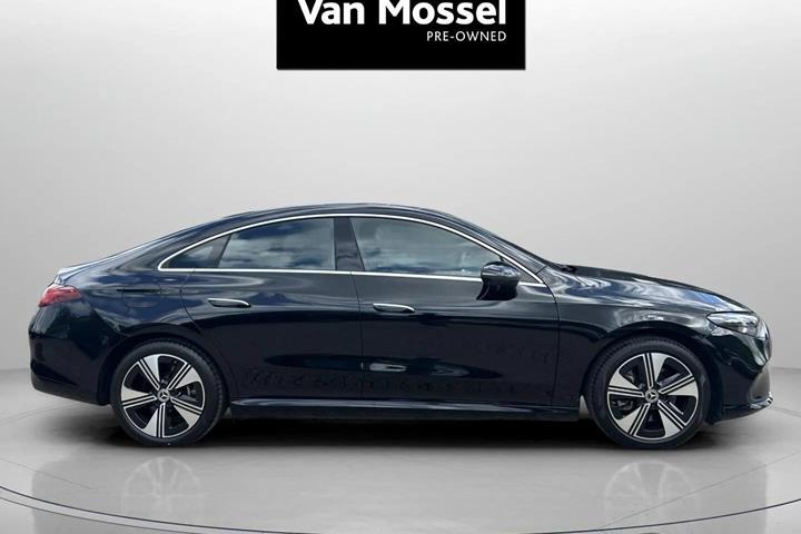 Sort Mercedes CLA250+ fra 2025