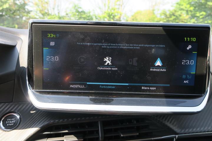 Blå Peugeot e-208 fra 2020