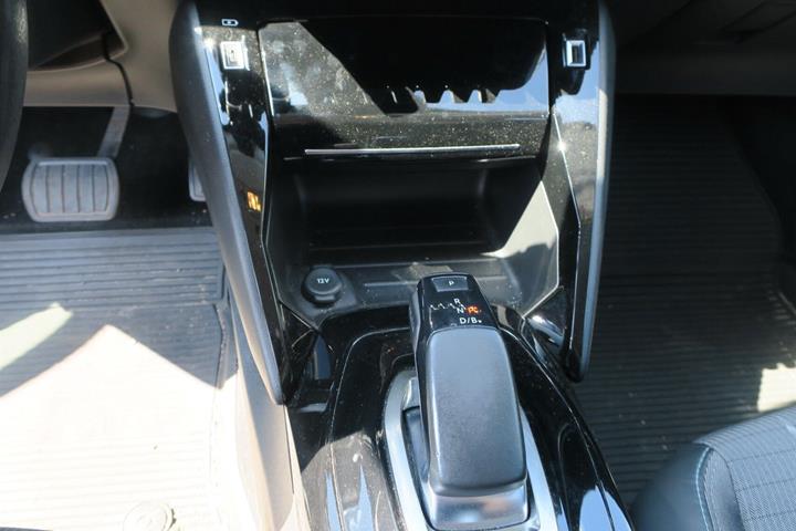 Blå Peugeot e-208 fra 2020