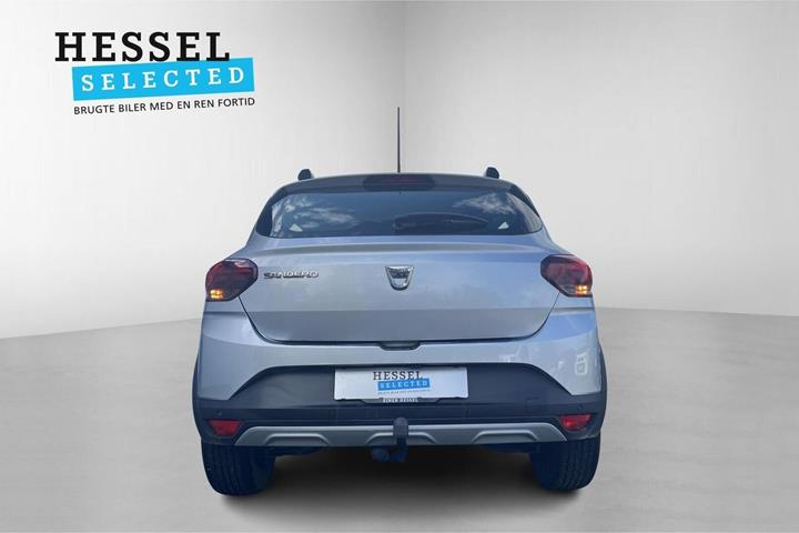 Beige Dacia Sandero Stepway fra 2021