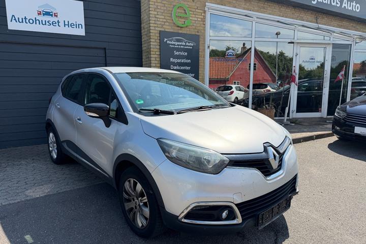 Sølv Renault Captur fra 2015