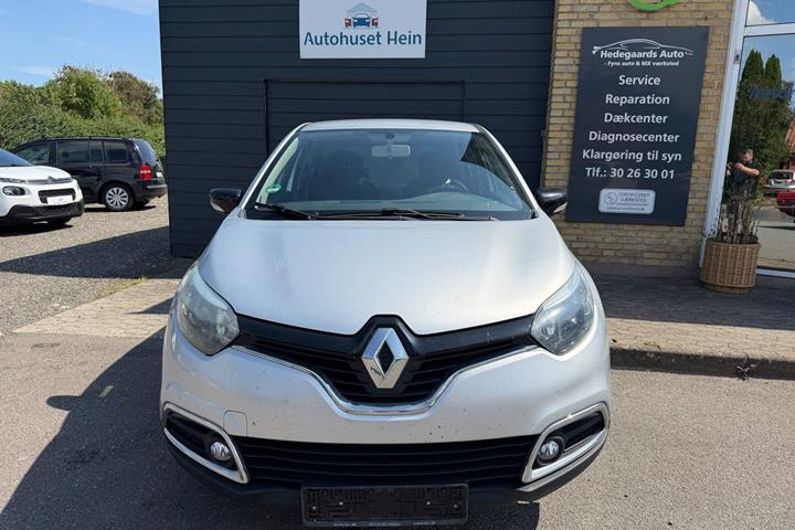 Sølv Renault Captur fra 2015