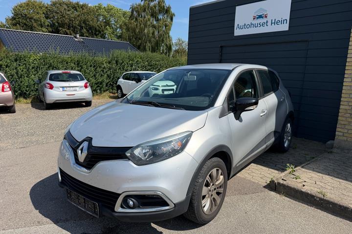 Sølv Renault Captur fra 2015