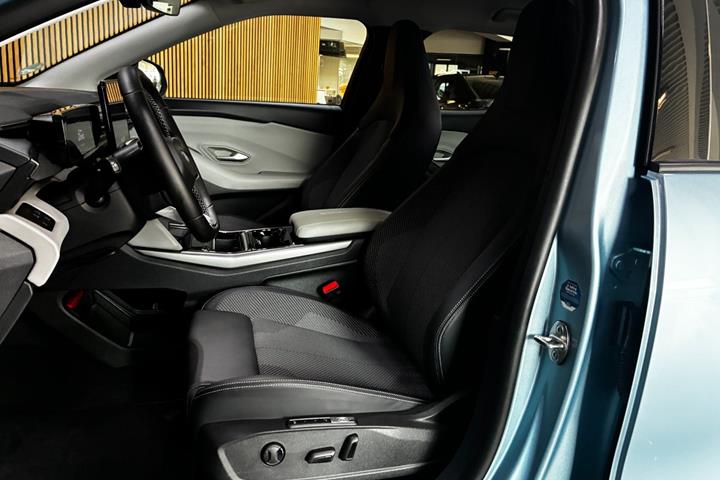 Blå Ford Explorer fra 2024