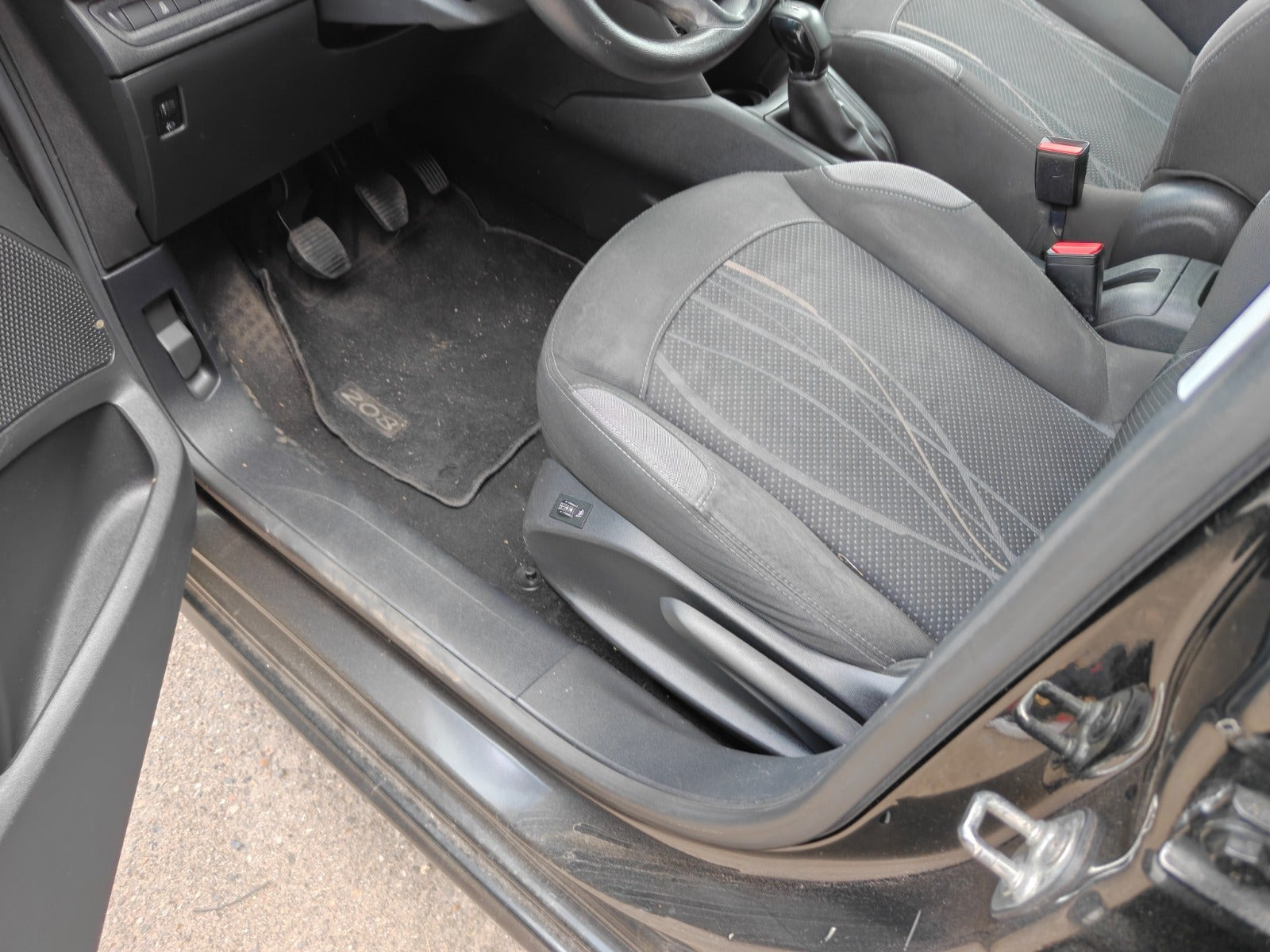 undefined Peugeot 208 fra 2012