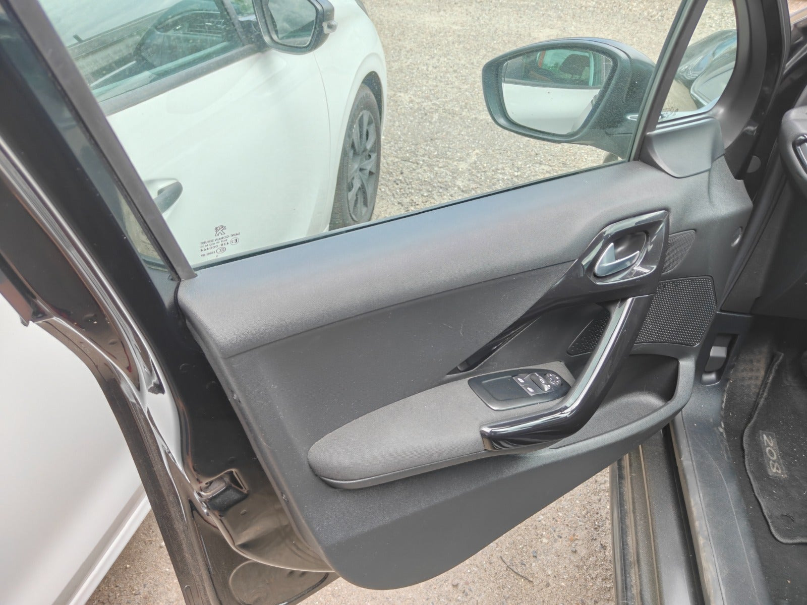 undefined Peugeot 208 fra 2012