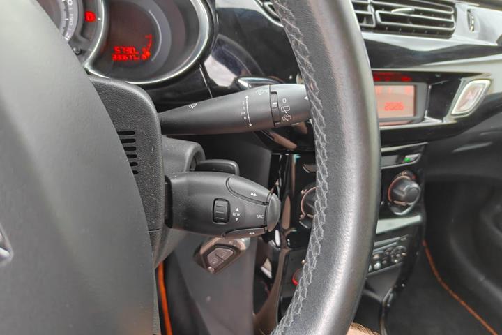 Gul Citroën DS3 fra 2011