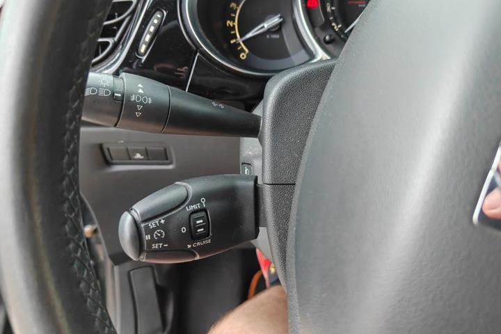 Gul Citroën DS3 fra 2011