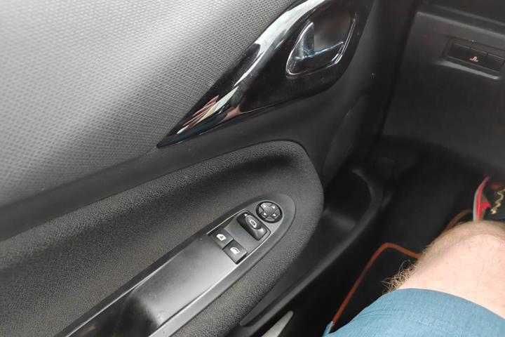Gul Citroën DS3 fra 2011
