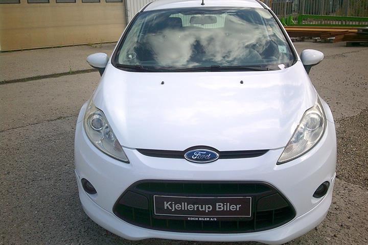 Gul Ford Fiesta fra 2009