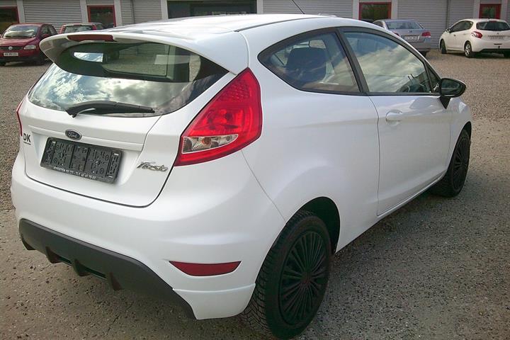 Gul Ford Fiesta fra 2009