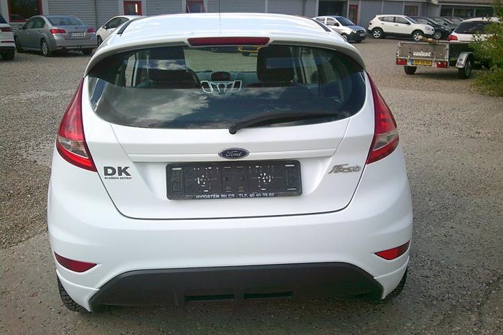 Gul Ford Fiesta fra 2009