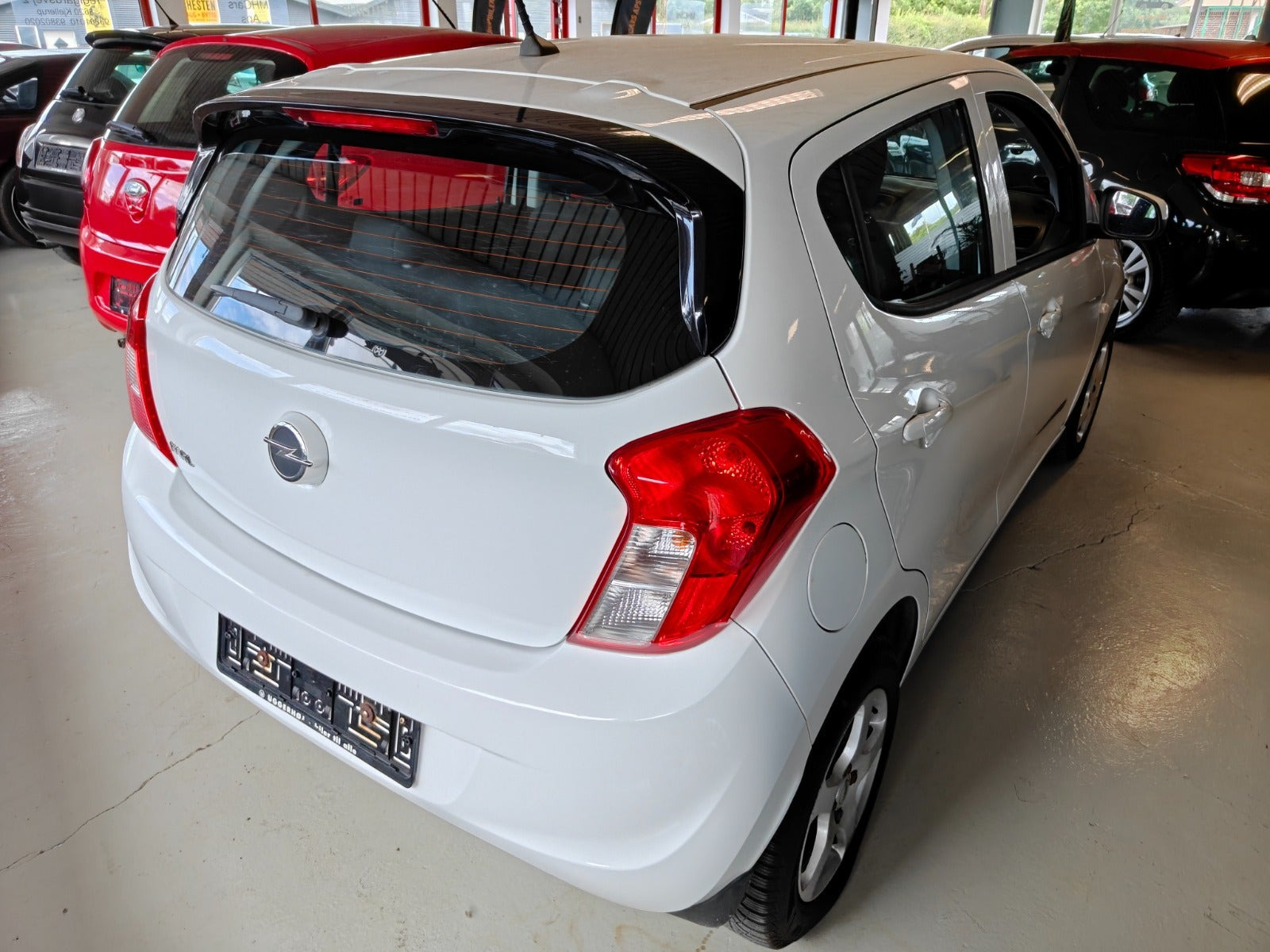 Gul Opel Karl fra 2016