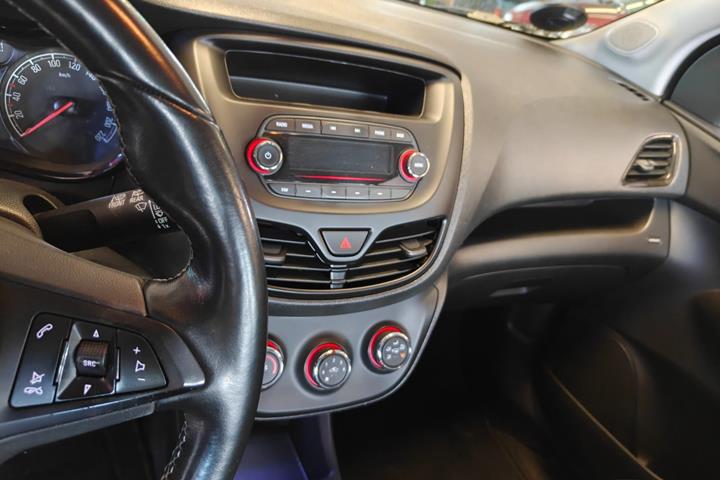 Gul Opel Karl fra 2016