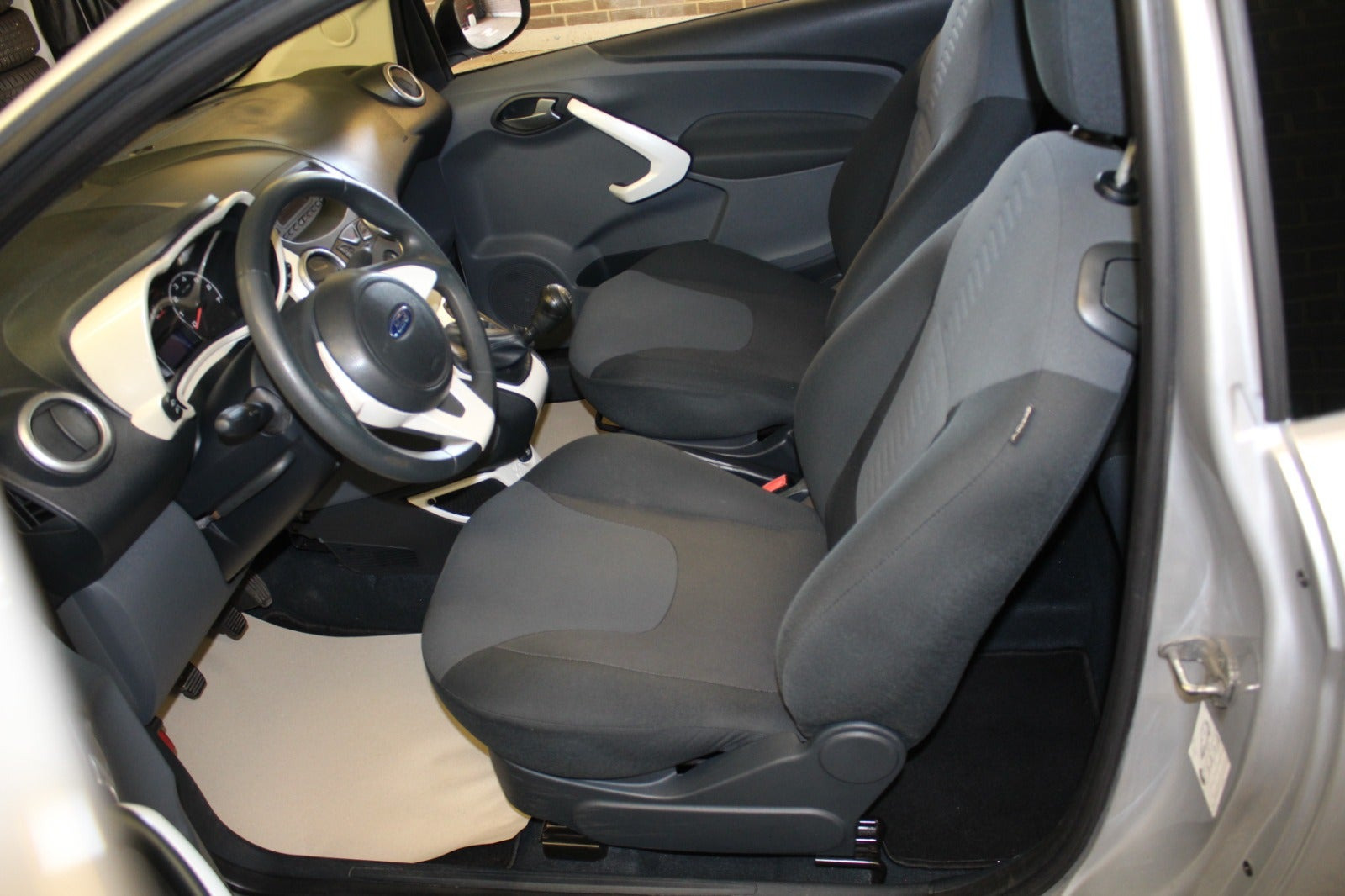 Sølv Ford Ka fra 2013
