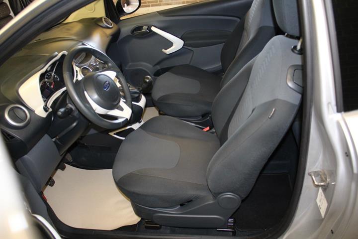 Sølv Ford Ka fra 2013