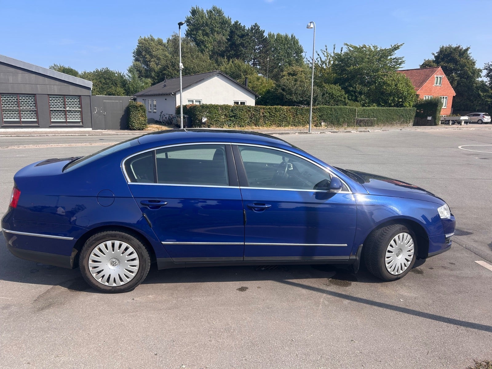 Blå VW Passat fra 2007