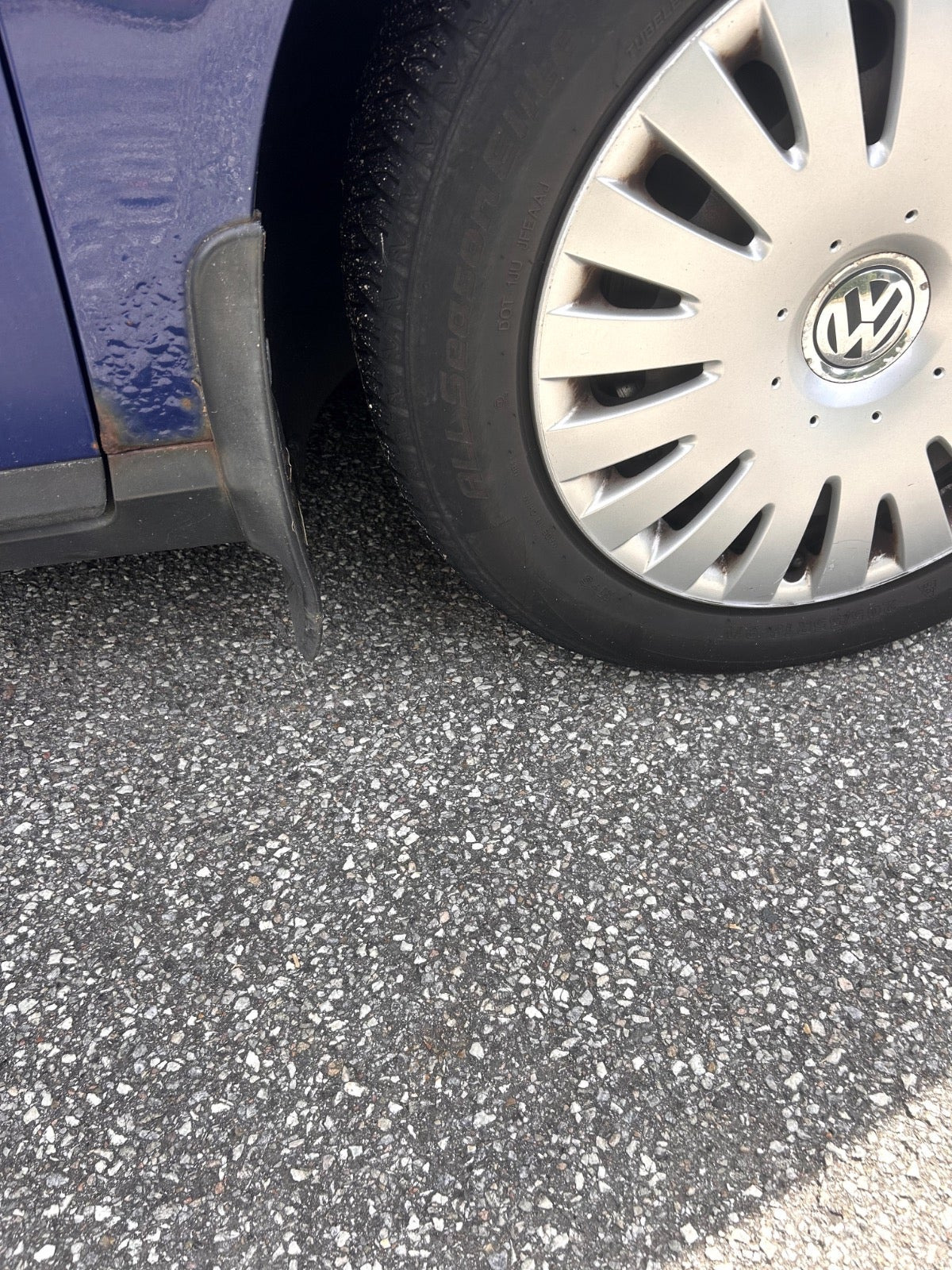 Blå VW Passat fra 2007