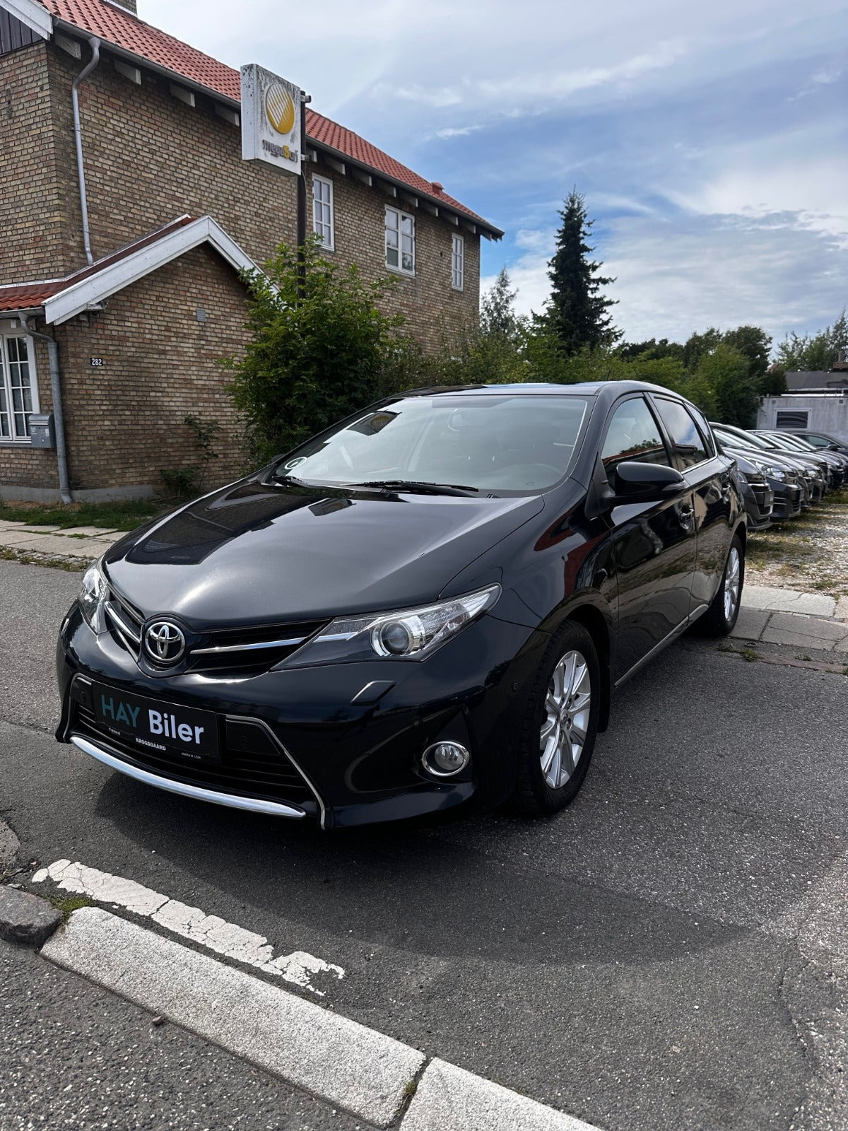 Grå Toyota Auris fra 2012