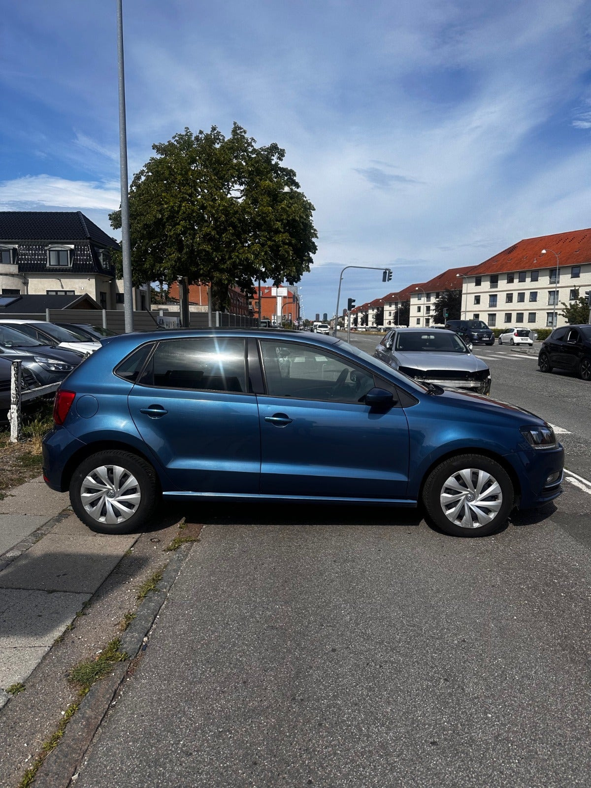 Blå VW Polo fra 2016