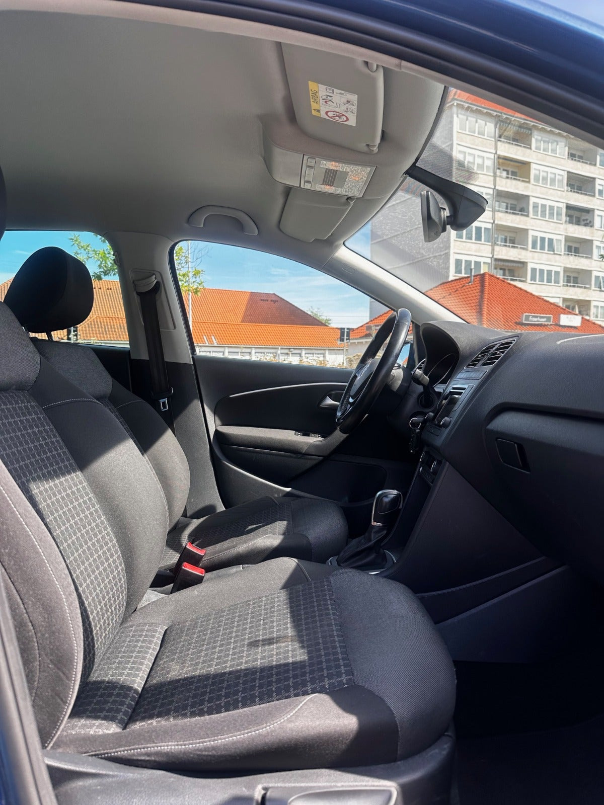Blå VW Polo fra 2016