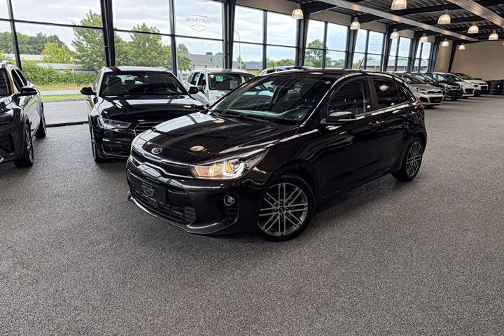 undefined Kia Rio fra 2017 set udefra