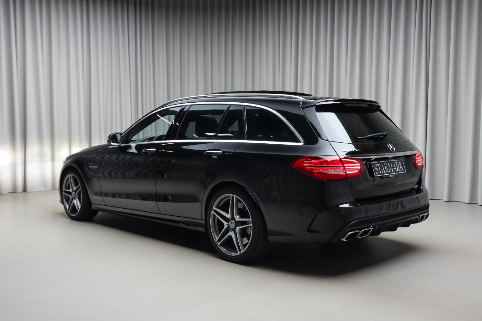 Sort Mercedes C63 fra 2016