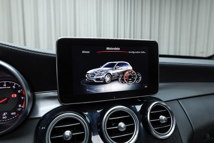 Sort Mercedes C63 fra 2016