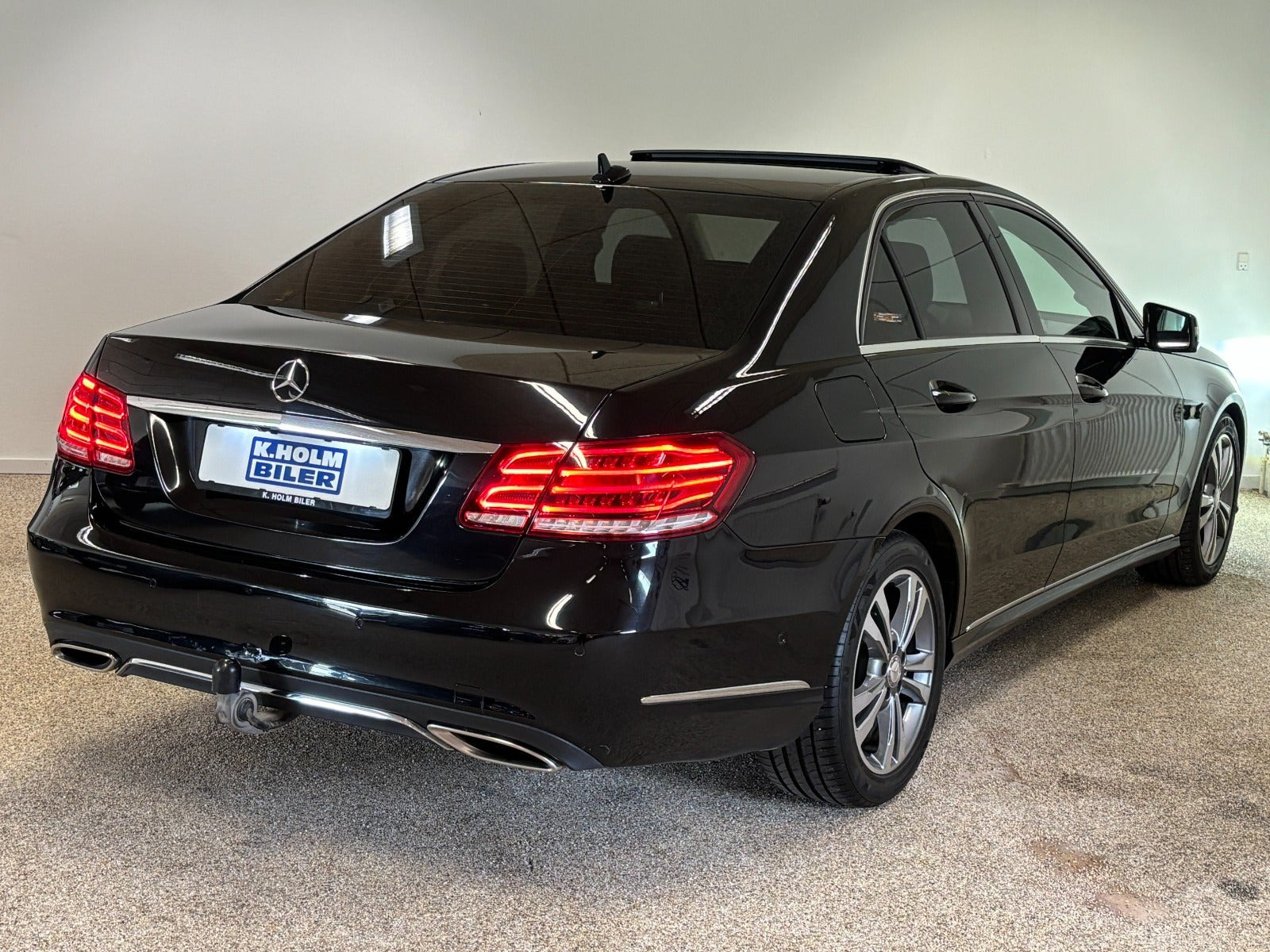 Sort Mercedes E220 fra 2015