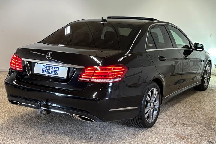 Sort Mercedes E220 fra 2015