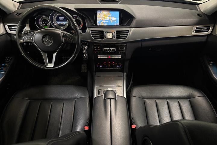 Sort Mercedes E220 fra 2015