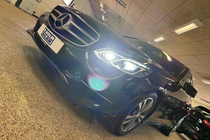 Sort Mercedes E220 fra 2015