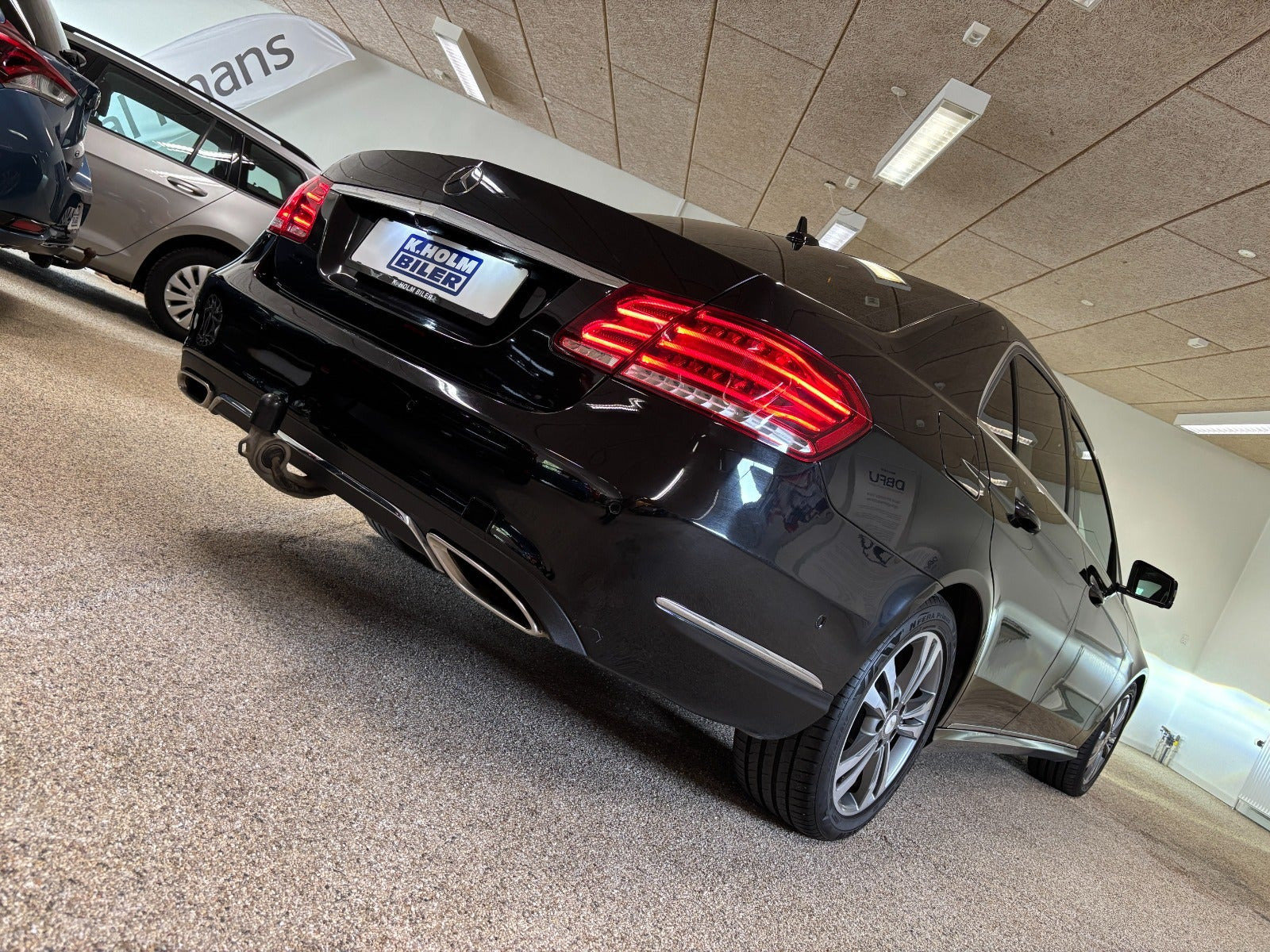 Sort Mercedes E220 fra 2015