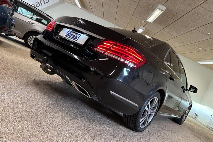 Sort Mercedes E220 fra 2015