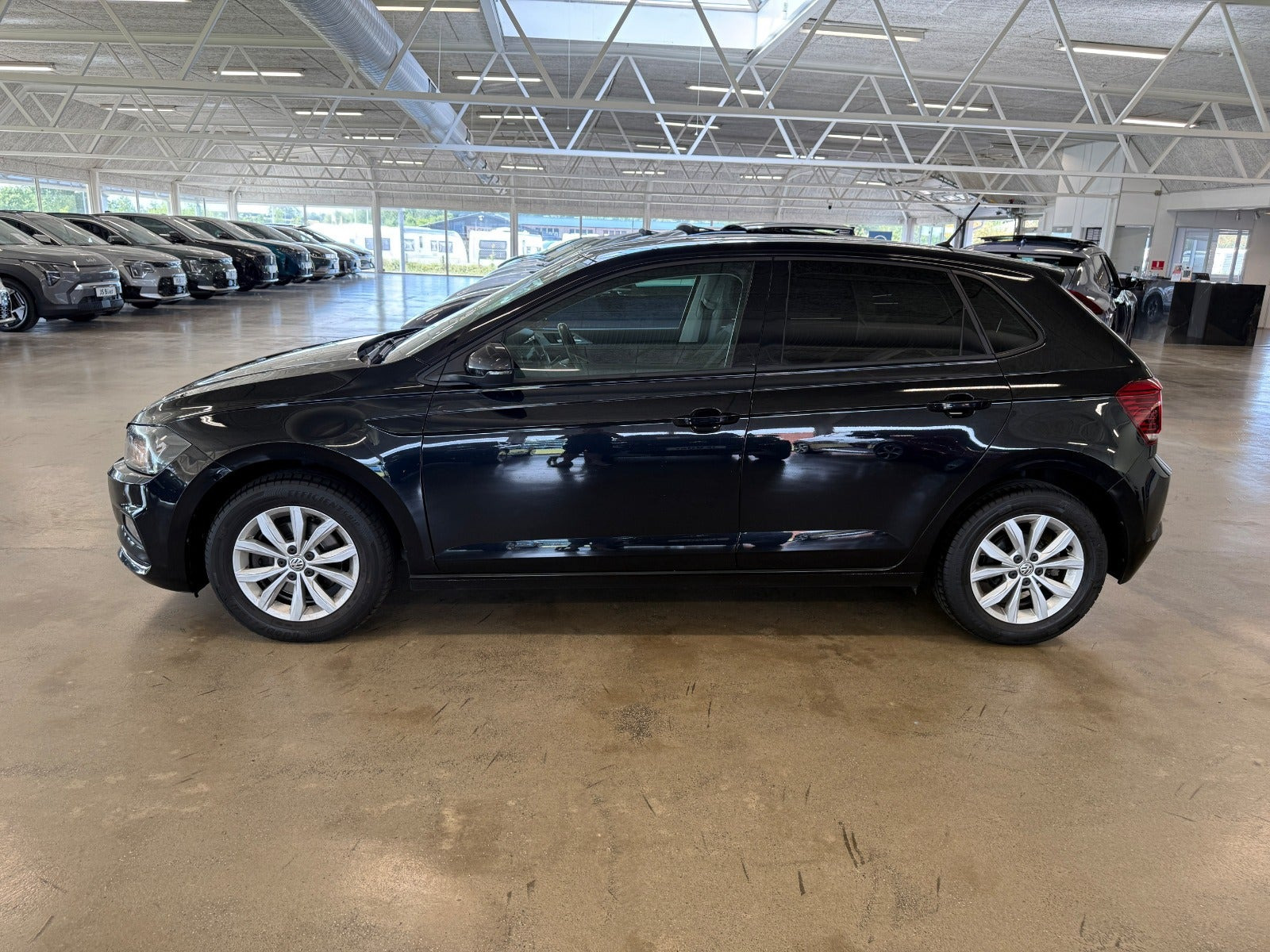 Sort VW Polo fra 2019