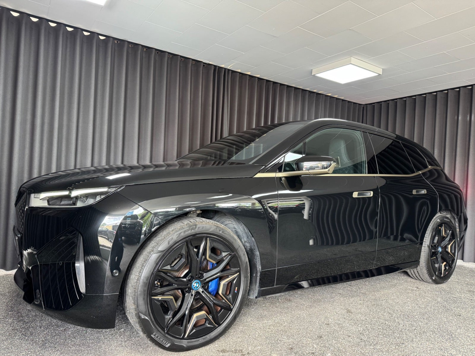 Bronze BMW iX fra 2023