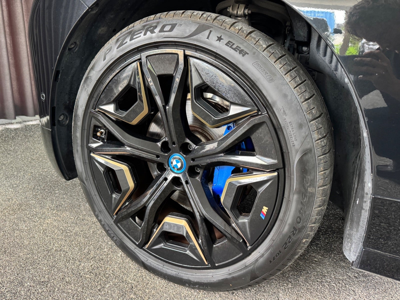 Bronze BMW iX fra 2023