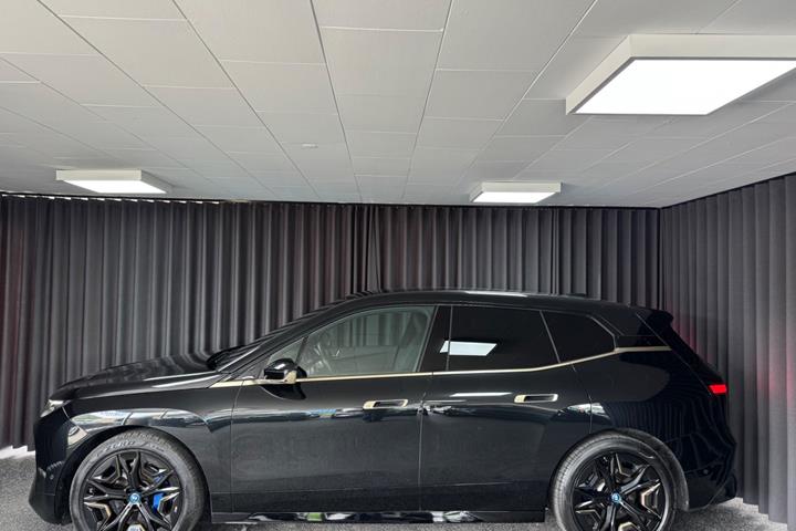 Bronze BMW iX fra 2023